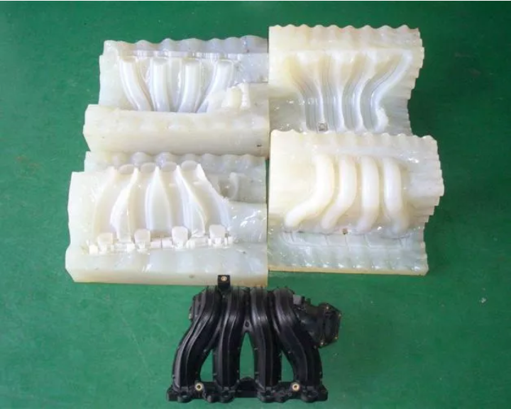 硅胶模批量成型(图1) 硅胶模批量成型(图1)