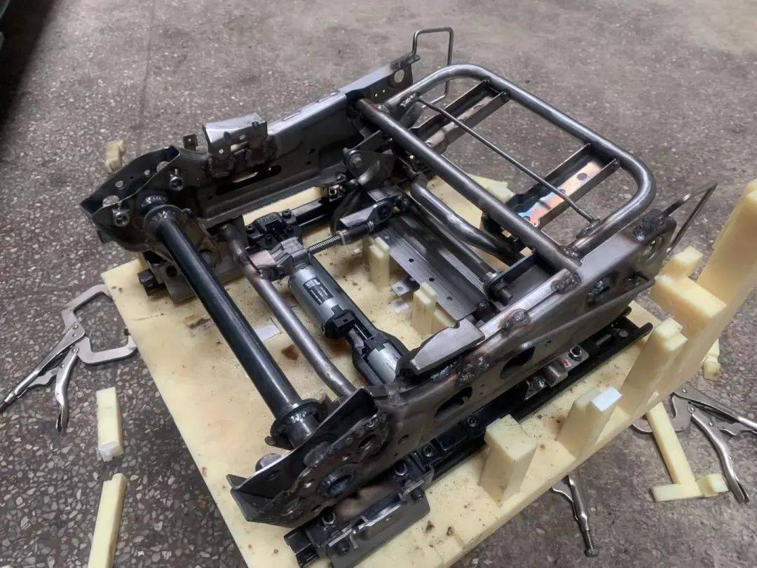 汽车座椅快速成型(图4) 汽车座椅快速成型(图4)