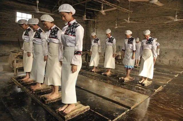 茅台好喝还是手板好做?(图1) 茅台好喝还是手板好做?(图1)