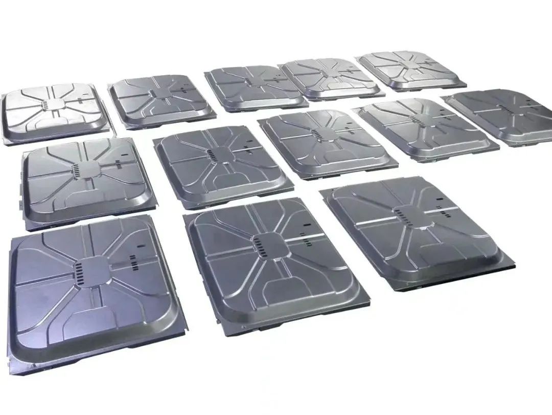 钣金加工的定制小批量(图2) 钣金加工的定制小批量(图2)