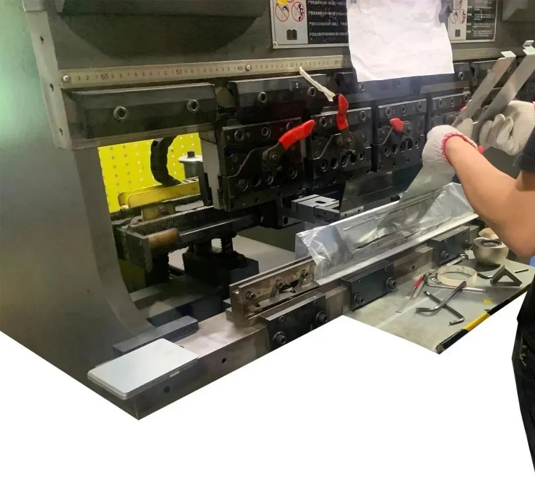 钣金加工的定制小批量(图5) 钣金加工的定制小批量(图5)