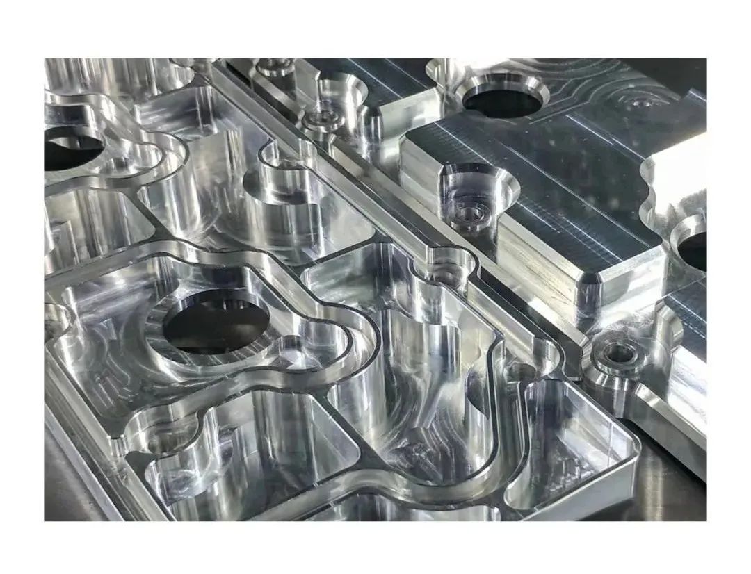 快速铝合金模具(图7) 快速铝合金模具(图7)