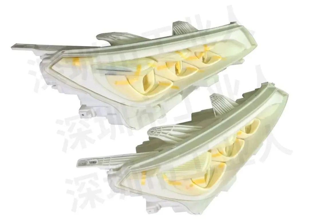 奔驰汽车车灯的手板CNC加工样件(图1) 奔驰汽车车灯的手板CNC加工样件(图1)