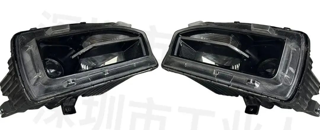 奔驰汽车车灯的手板CNC加工样件(图3) 奔驰汽车车灯的手板CNC加工样件(图3)