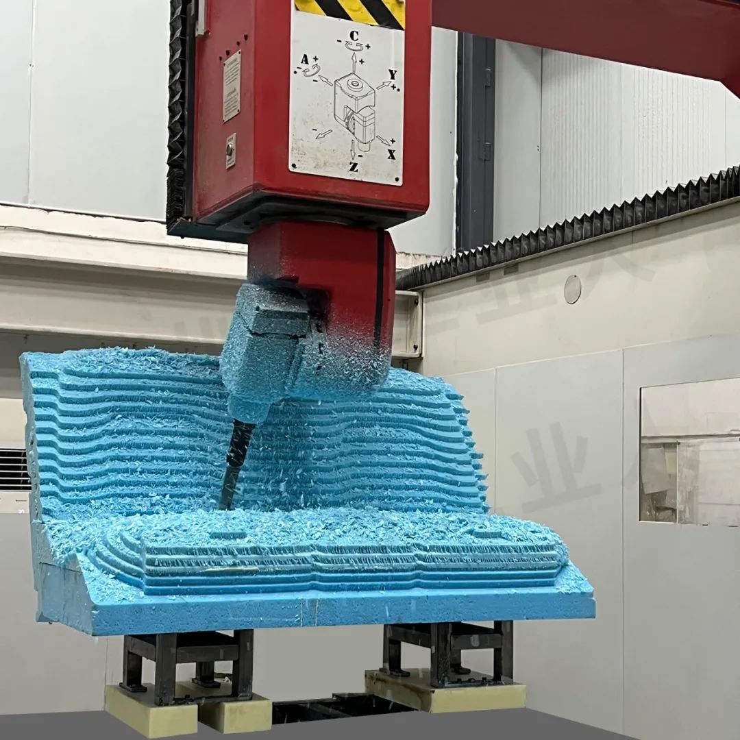 五轴CNC加工汽车手板模型(图3) 五轴CNC加工汽车手板模型(图3)