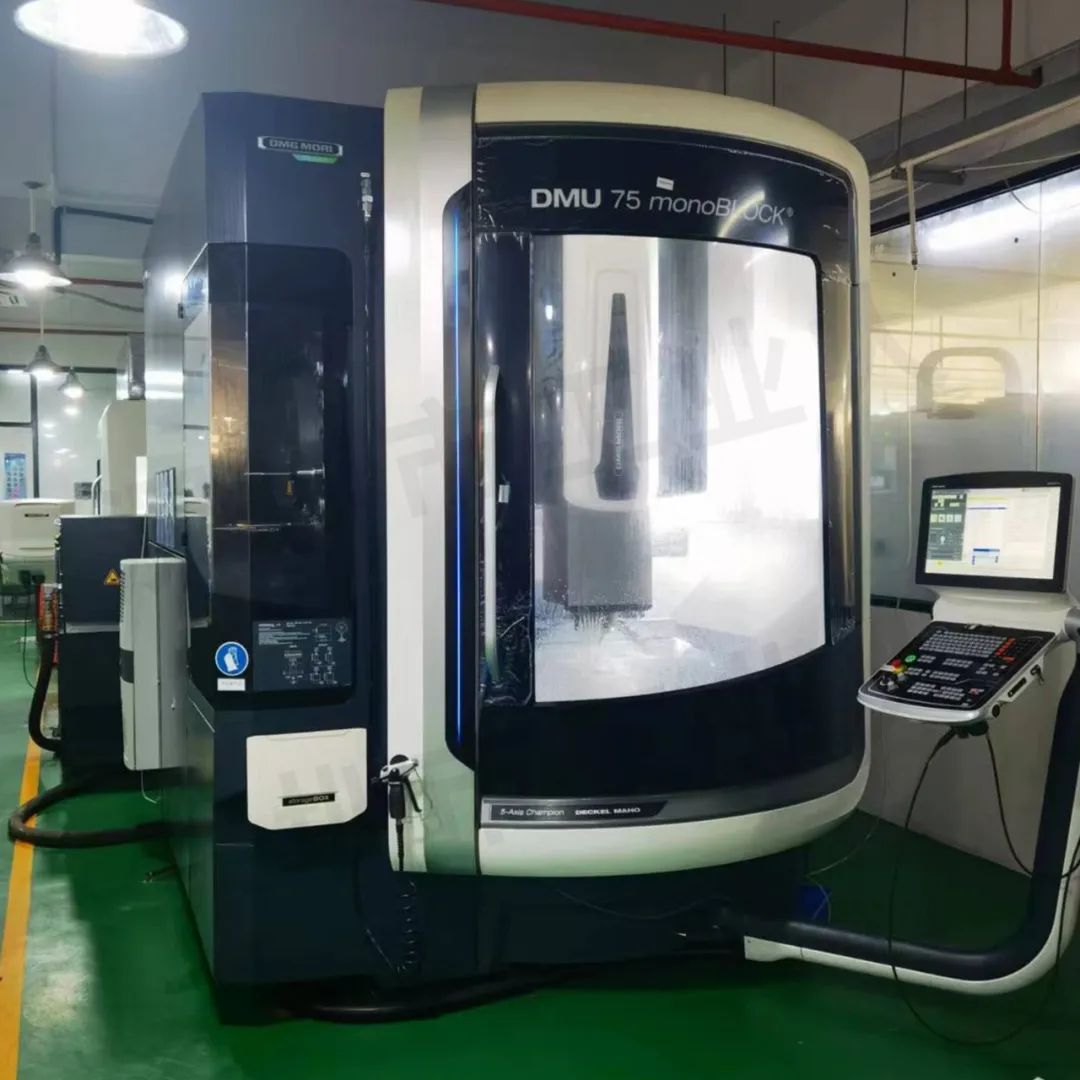 五轴CNC加工汽车手板模型(图8) 五轴CNC加工汽车手板模型(图8)