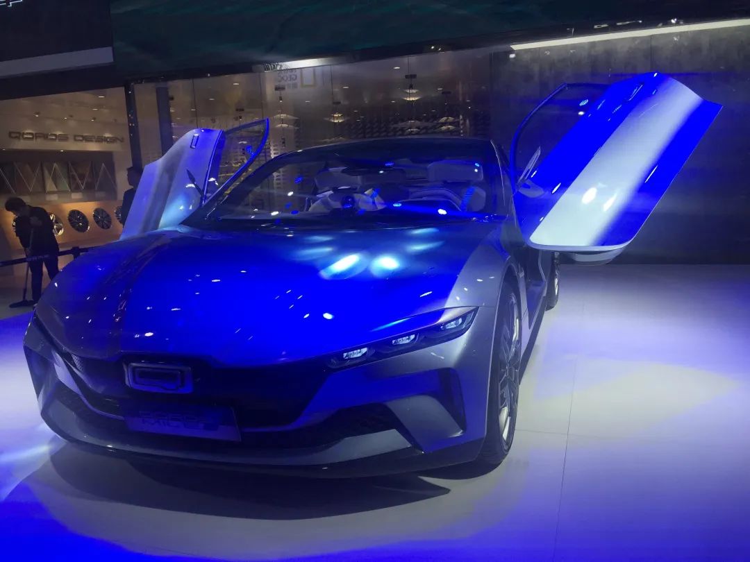 汽车油泥模型(图8) 汽车油泥模型(图8)