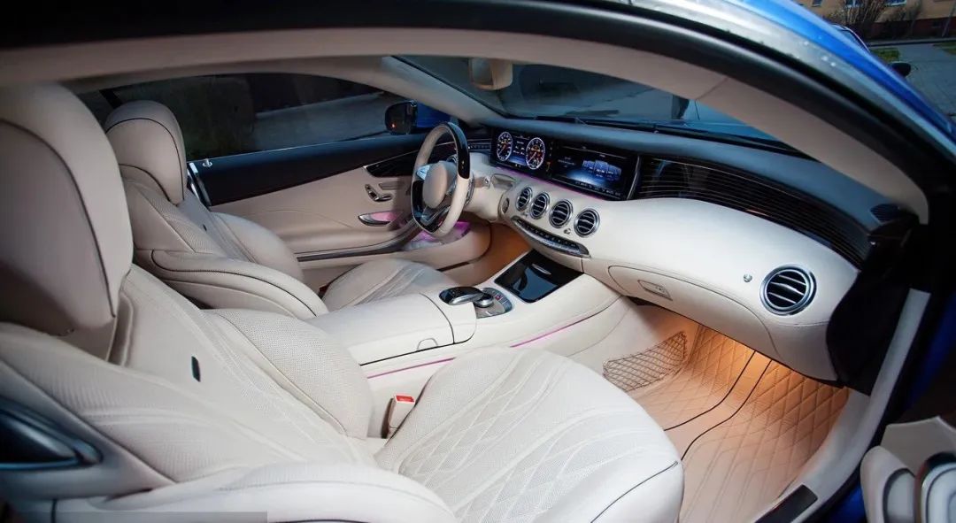 汽车内饰手板模型包覆(图1) 汽车内饰手板模型包覆(图1)