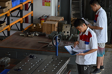 汽车模型、1:1展车(图1) 汽车模型、1:1展车(图1)